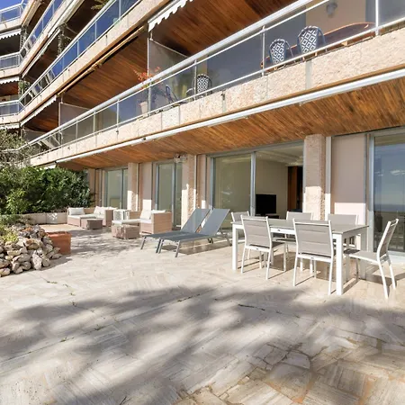 Giant Terrace On A Stunning View 아파트 *