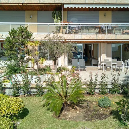 Giant Terrace On A Stunning View アパート